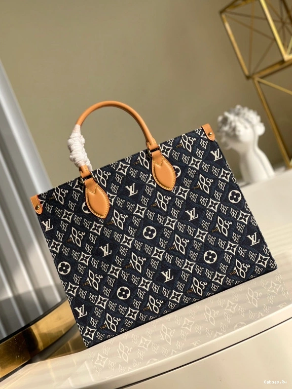 LOUIS MM ONTHEGO VUITTON 0113